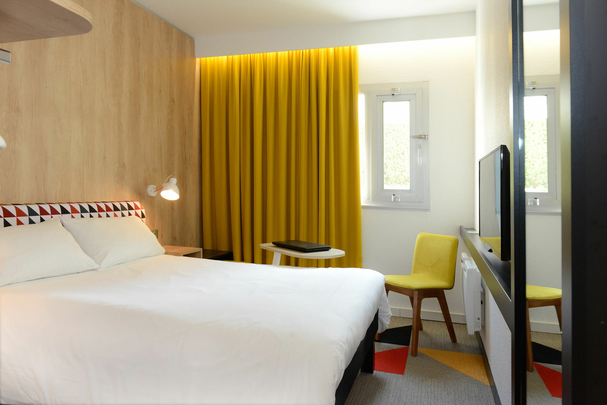 Ibis Styles Caen Centre Historique Hotel Exterior photo